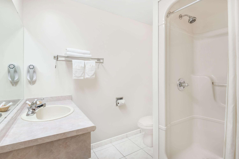 Bathroom 9