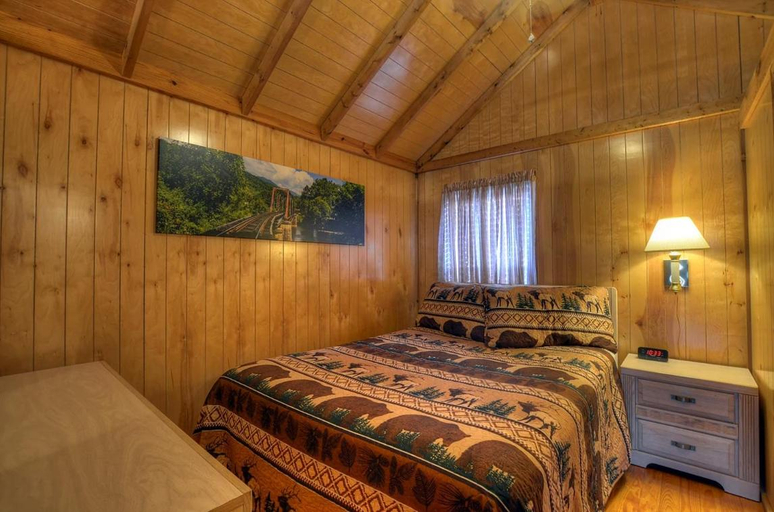 Others 1, Riverbend Lodging, Swain