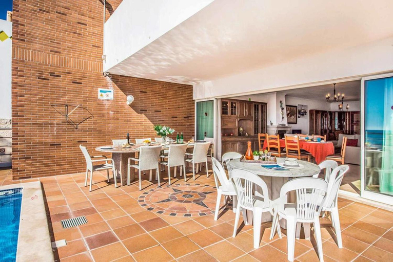 Others 5, Spectacular Villa to breathe Oceano and relax!, Albufeira