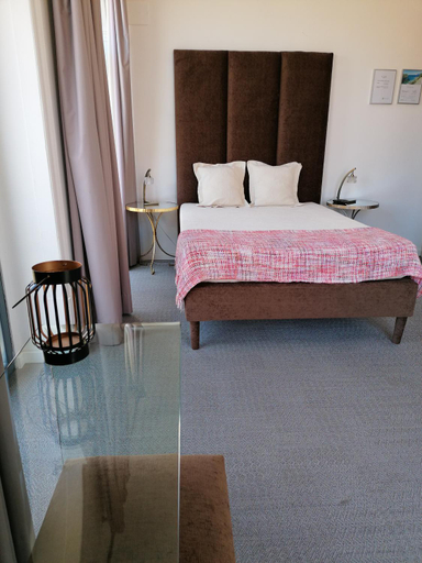 Others 3, Day Off Suite&Hostel, Setúbal