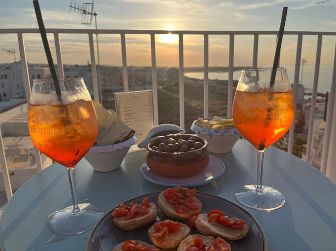 Food & Drinks 5, Trame - La Naca sul Porto, Bari