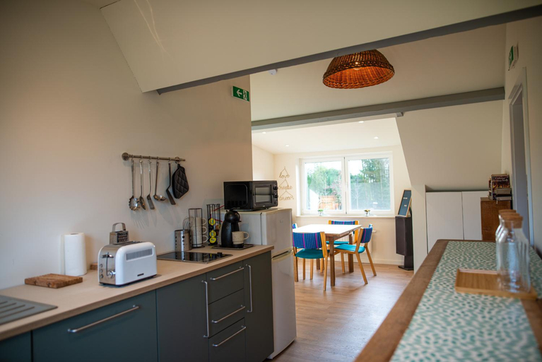 Others 5, DC's Home, Vlaams Brabant