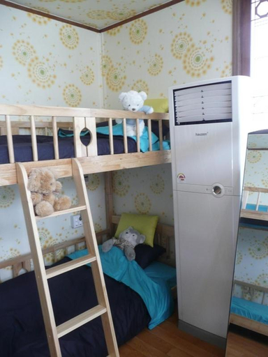 Bedroom 2, Spring Flower Guesthouse, Seogwipo
