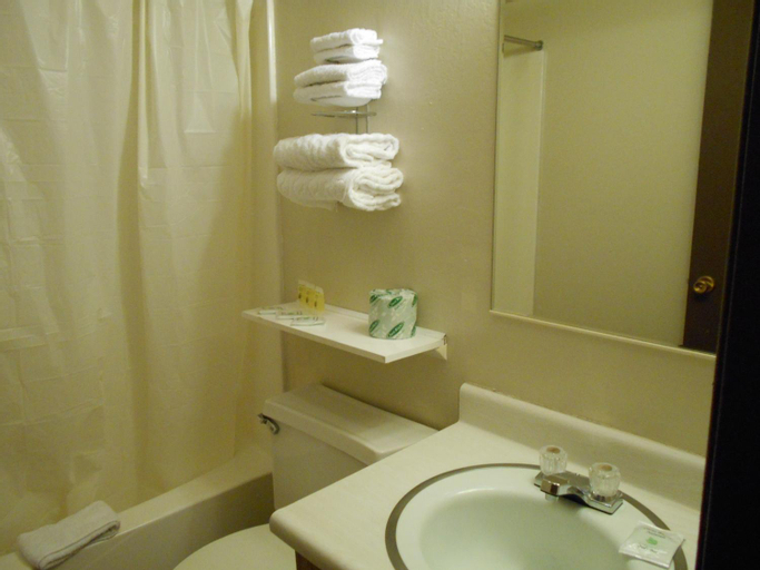 Bathroom 19