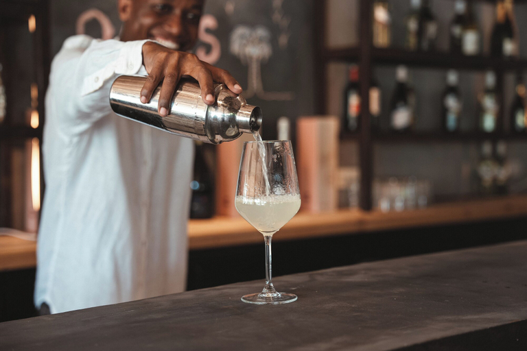 Food & Drinks 5, The Oasis Residence, Kusini