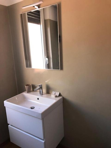 Bathroom 13