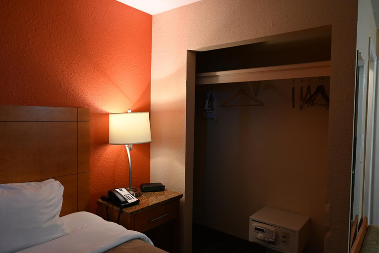 Bedroom 3, Quality Inn & Suites San Antonio, Bexar