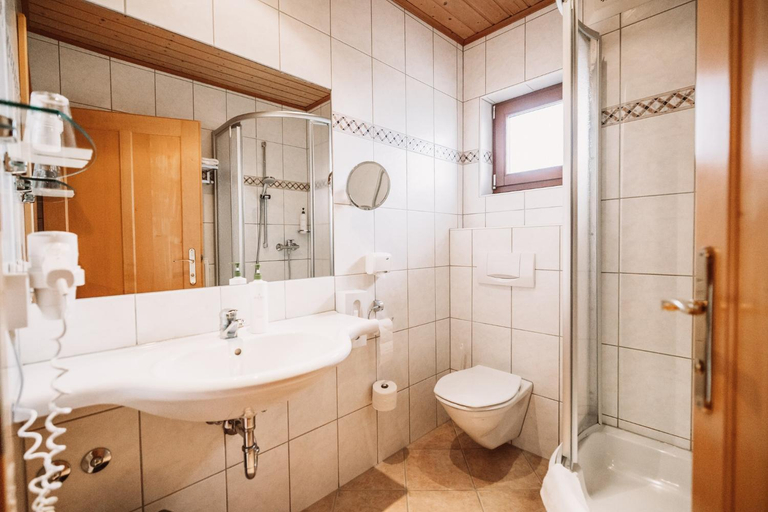 Bathroom 3, Weinhotel Maitz Wolfgang, Leibnitz