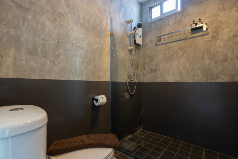 Bathroom 4