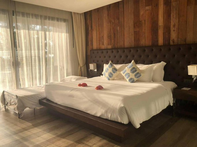 Bedroom 3, Le Coral Beach Resort and Cafe, Takua Thung