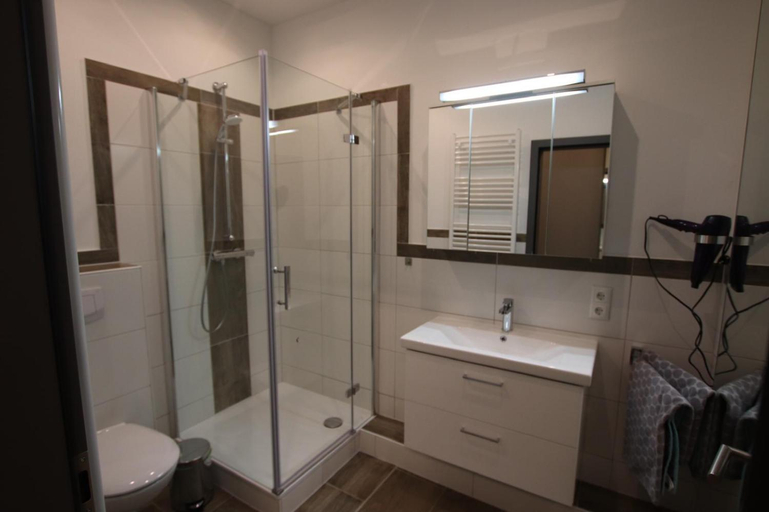 Bathroom 2, Gate 13 - Aurich Innenstadt, Aurich