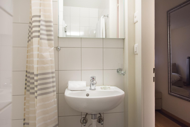 Bathroom 9