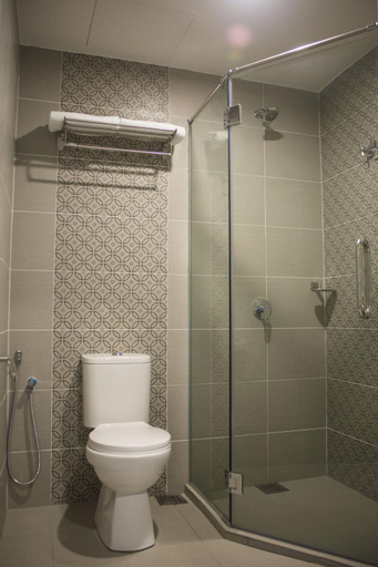Bathroom 14