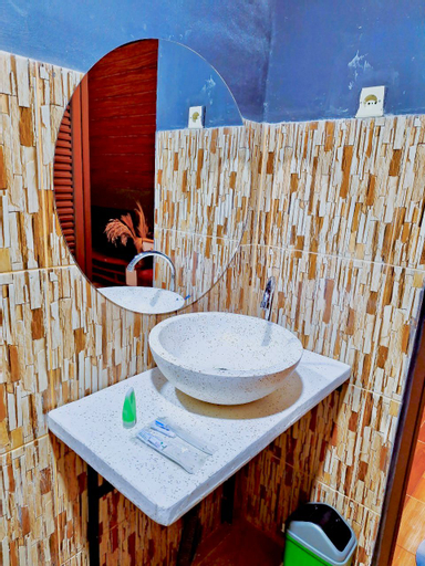 Bathroom 7