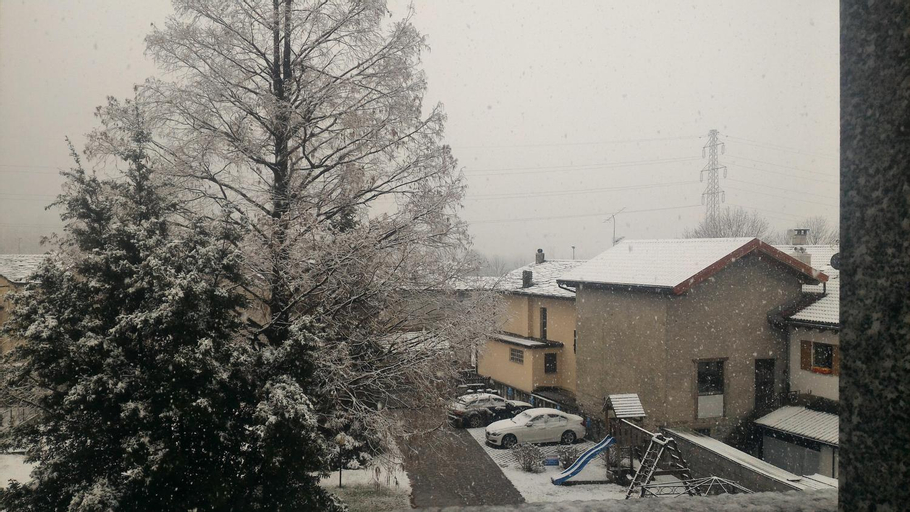AFFITTACAMERE VALCHIAVENNA con PARCHEGGIO PRIVATO! "Foresteria Guest-House Valchiavenna" - PRIVATE P, Sondrio