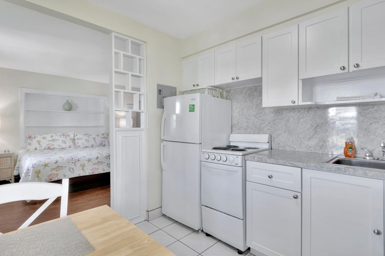 Others 5, Seahorse Guesthouse, Broward