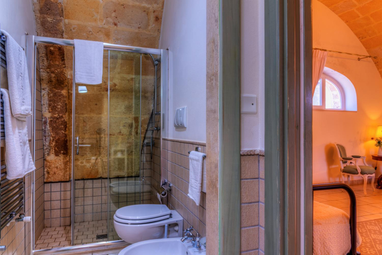 Bathroom 2, Masseria Sorani, Taranto