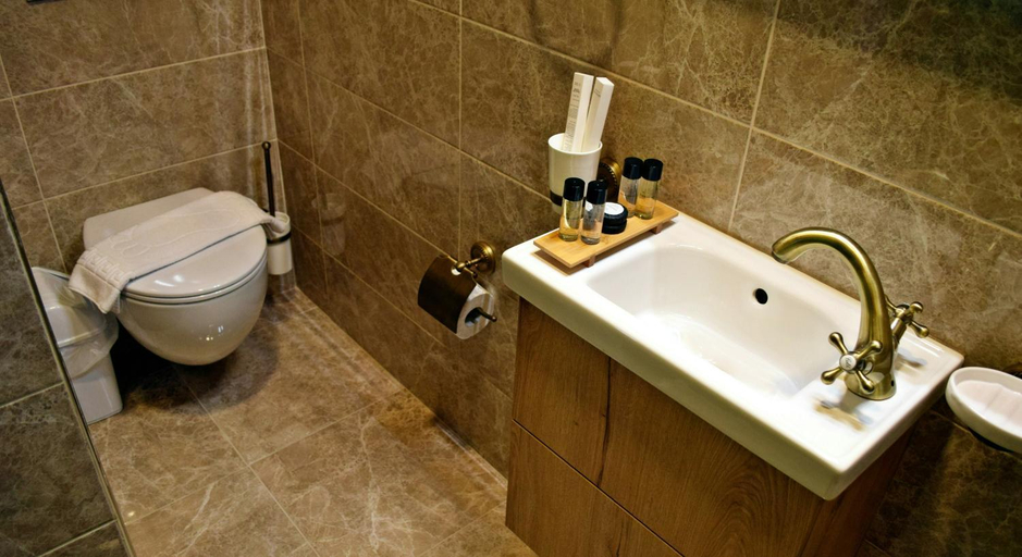 Bathroom 3, Argyropolis Boutique Hotel, Gjirokastrës