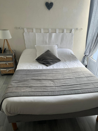 Bedroom 2, Central, Deux-Sèvres