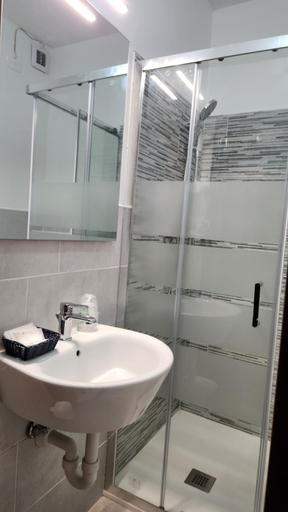 Bathroom 4, Hotel Persico, Cuneo