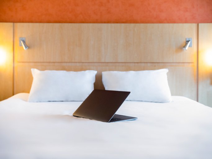 Bedroom 5, ibis Chateauroux, Indre