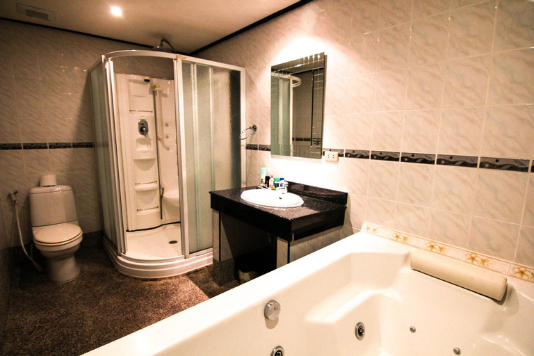 Bathroom 8