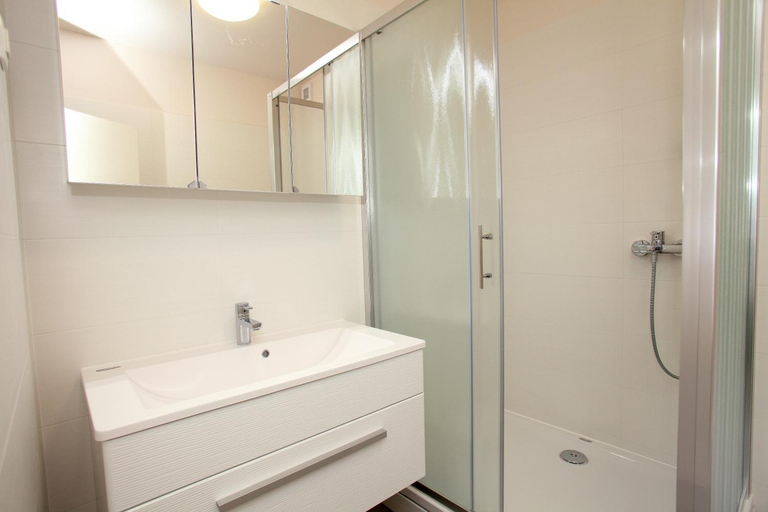Bathroom 3, Apartments Villa Aquamarie, Trogir