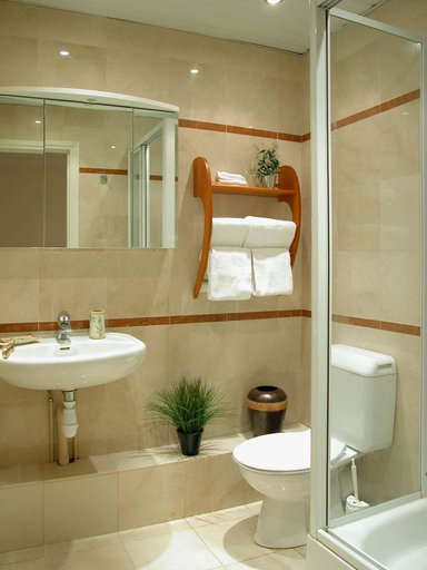 Bathroom 4, Bridgestreet St Germain, Paris