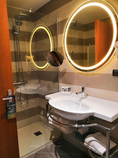 Bathroom 4