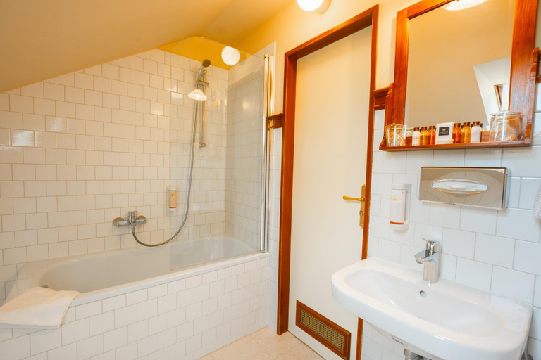 Bathroom 3, Chateau St. Havel - Wellness and Golf Hotel, Praha 4
