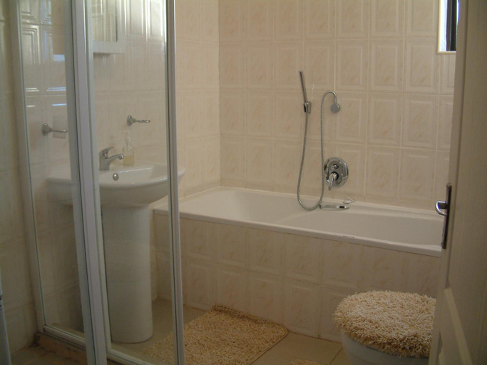 Bathroom 2, Quest Bed And Breakfast, City of Cape Town