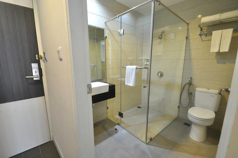 Bathroom 22