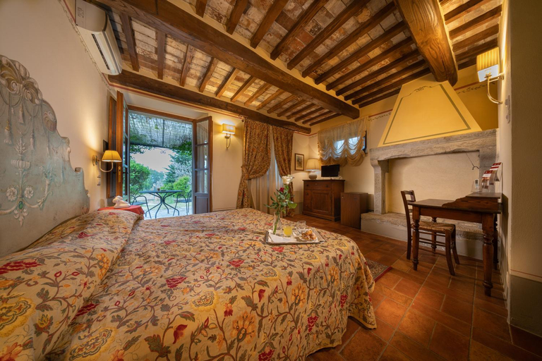 Bedroom, Relais Borgo San Pietro, Arezzo