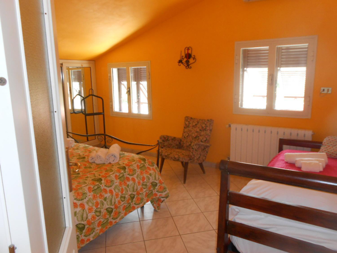 Bedroom 2, Casale Grandangolo, Livorno