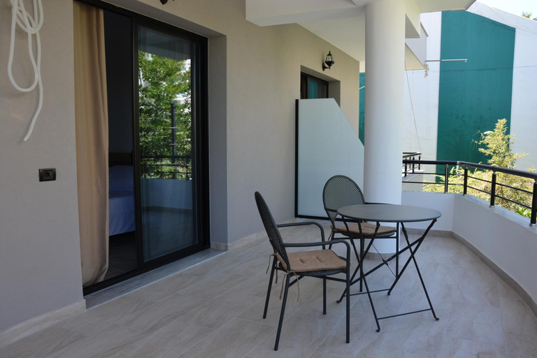 Others 2, Lungomare private rooms, Vlorës