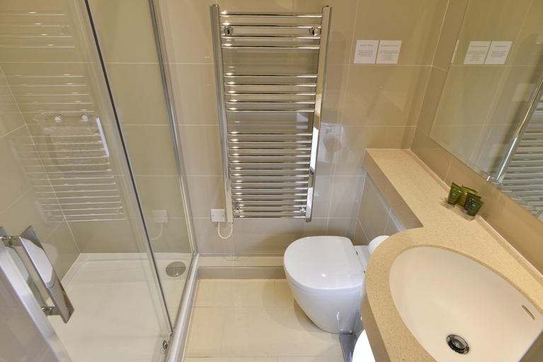 Bathroom 2, The Devonshire Grassington, North Yorkshire