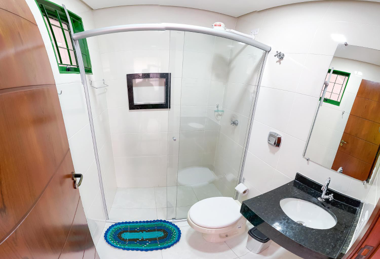 Bathroom, Apto em Monte Castelo c Churrasqueira e Garagem, Campo Grande
