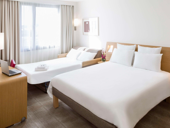 Bedroom 3, Novotel Saint-Quentin in Yvelines, Yvelines