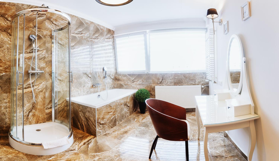 Bathroom, Hotel Europejski, Nysa