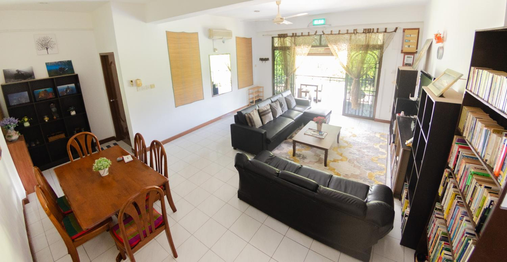 Others 3, Poni Homestay, Serasa