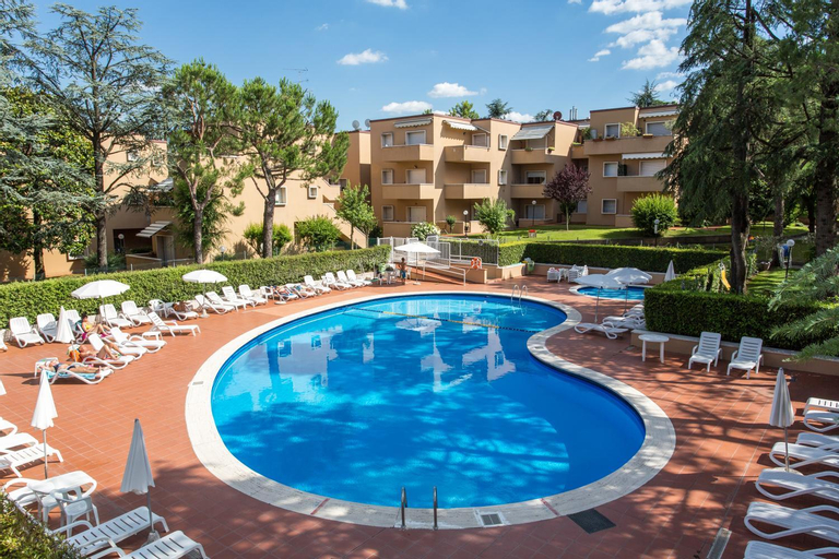 Swimming Pool 10