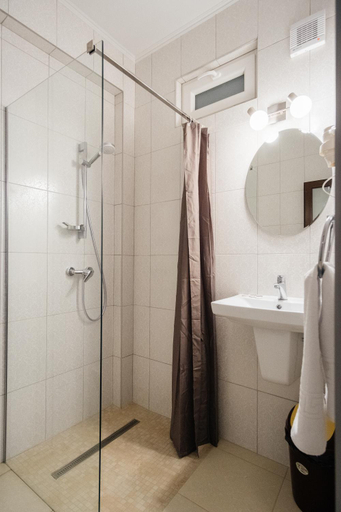 Bathroom 4, Hotel Turist, Falticeni