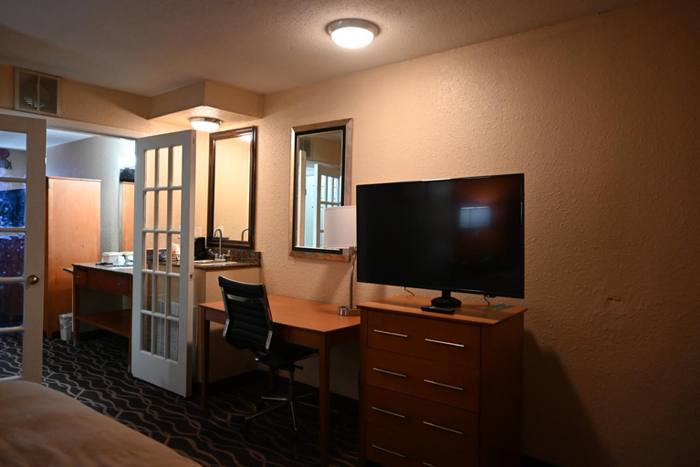 Bedroom 2, Quality Inn & Suites San Antonio, Bexar