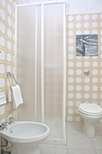 Bathroom 9