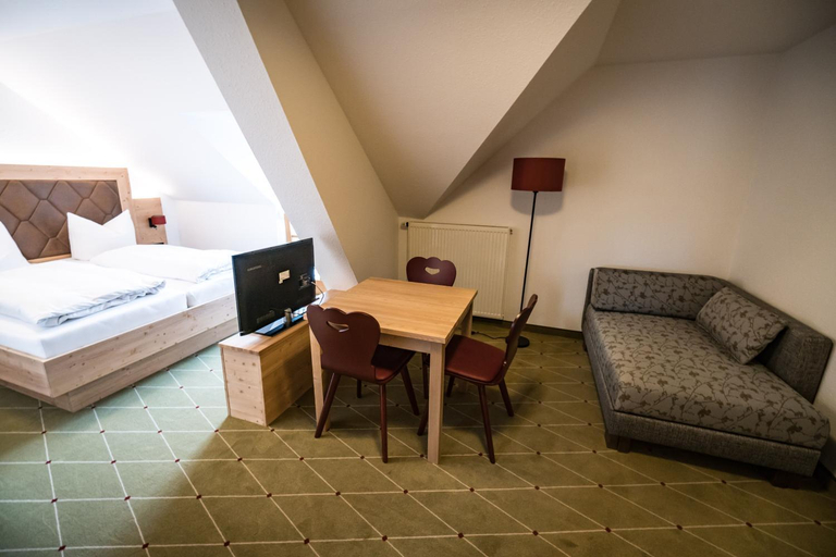 Bedroom 3, Hohenester Gasthaus & Hotel, Dachau