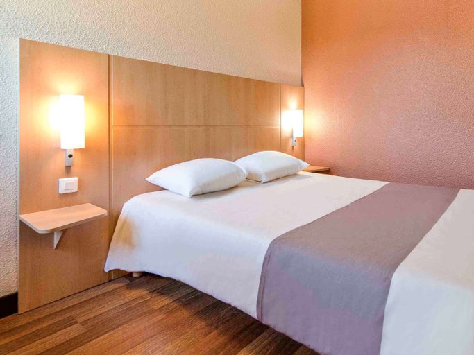Bedroom 2, ibis Besançon Marchaux, Doubs