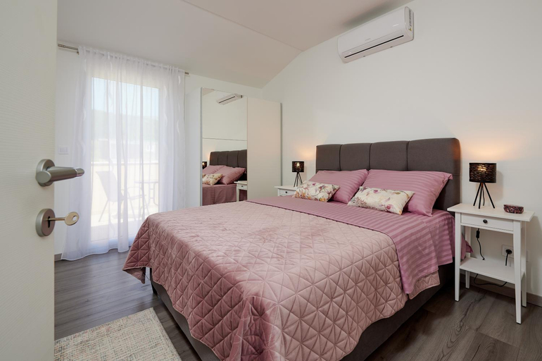 2, Villa Lilly, Kaštela