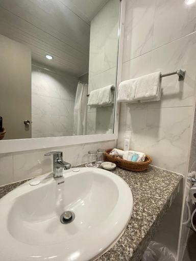 Bathroom 5, Wangcome Hotel, Muang Chiang Rai