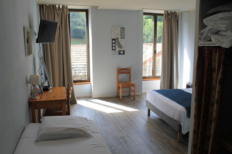 Bedroom 2, Hotel Restaurant Le Saint Clement, Rhône