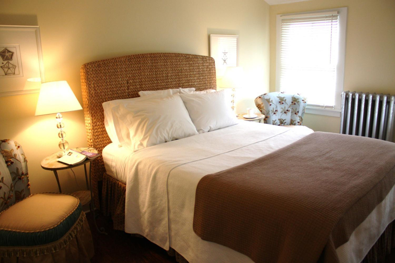 Others 3, The Oak Bluffs Inn, Dukes